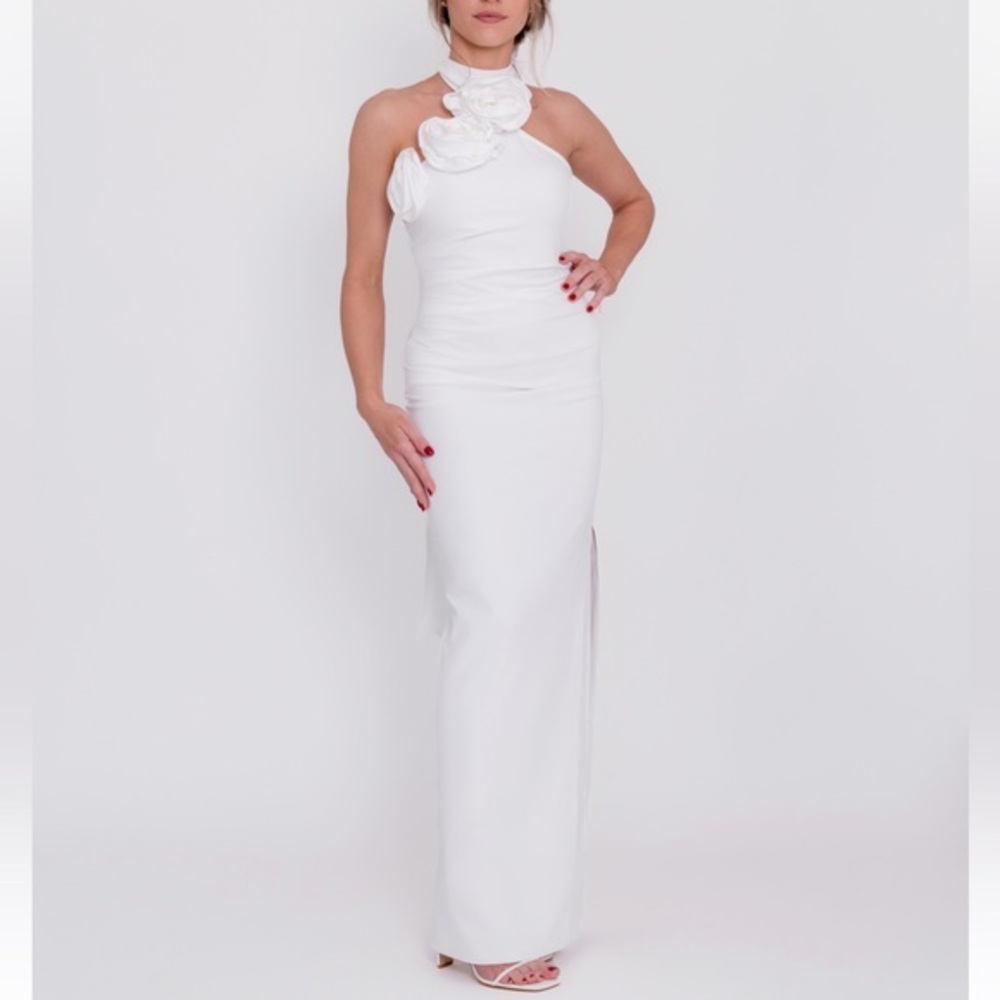 AMAZING MAE Floral Halter Maxi Dress